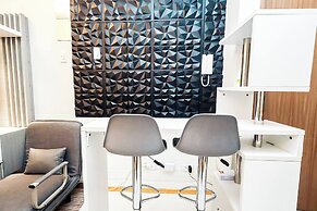 Sapphira Manor Luxurious Condo by the Bay