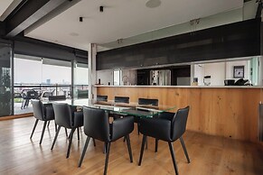 319-PH Luxury 3BR Duplex PH