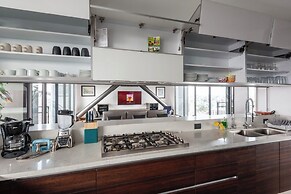 319-PH Luxury 3BR Duplex PH
