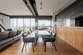 319-PH Luxury 3BR Duplex PH