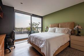 319-PH Luxury 3BR Duplex PH