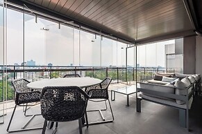 319-PH Luxury 3BR Duplex PH