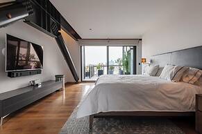 319-PH Luxury 3BR Duplex PH