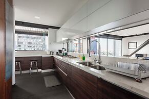 319-PH Luxury 3BR Duplex PH