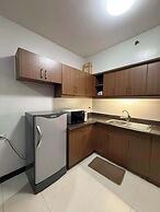 Alabang Condo by Lyre