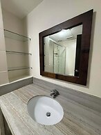 Alabang Condo by Lyre
