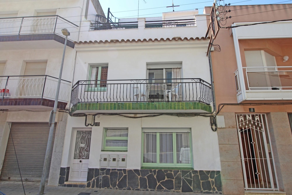 Apartment in Roses Near Sandy Beach