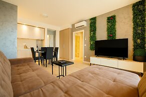 Queen's Park Residence Apartments