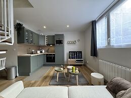 Duplex in Le Mans Near 24 Hours Circuit