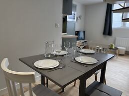Duplex in Le Mans Near 24 Hours Circuit