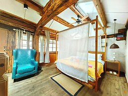 Jia Kedi Ancient House Cultural Homestay