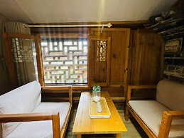 Jia Kedi Ancient House Cultural Homestay