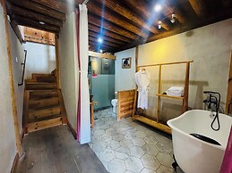 Jia Kedi Ancient House Cultural Homestay
