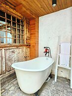 Jia Kedi Ancient House Cultural Homestay