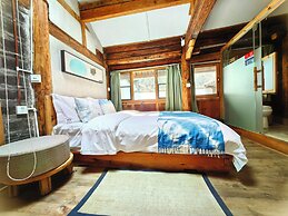 Jia Kedi Ancient House Cultural Homestay