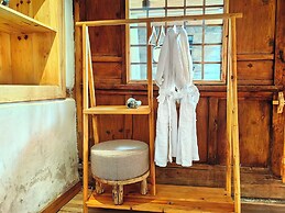 Jia Kedi Ancient House Cultural Homestay