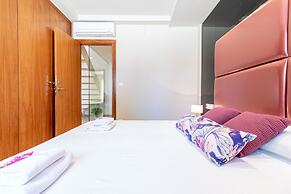 Villa in Empuriabrava With Pool & Boat Mooring