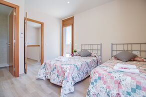 Villa in Empuriabrava With Pool & Boat Mooring