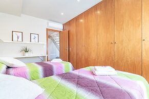 Villa in Empuriabrava With Pool & Boat Mooring