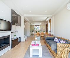 Villa in Empuriabrava With Pool & Boat Mooring