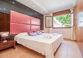 Villa in Empuriabrava With Pool & Boat Mooring