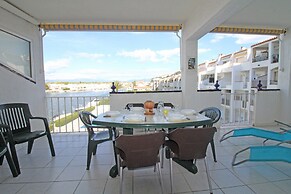 Apartment in Empuriabrava With Lake Views