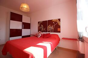 Apartment in Empuriabrava With Lake Views