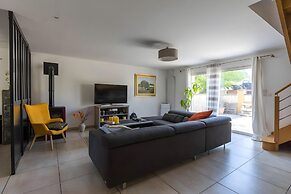 Trackside Retreat - Ideal Base in Le Mans