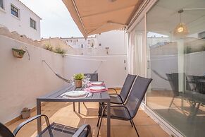 Apartment in Empuriabrava Near Sandy Beach