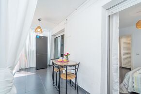 Apartment in Empuriabrava Near Sandy Beach