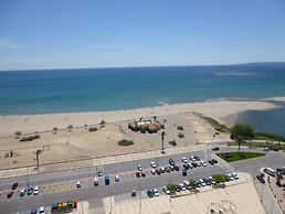 Studio in Empuriabrava With Ocean Views