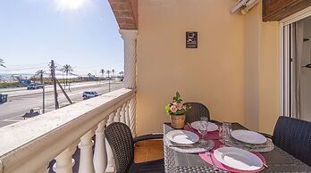 Beachfront Stay With Sea Views & Wi-fi