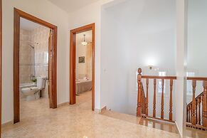 Villa in Empuriabrava With Private Pool