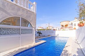 Villa in Empuriabrava With Private Pool