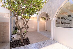 Villa in Empuriabrava With Private Pool