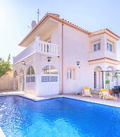 Villa in Empuriabrava With Private Pool