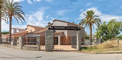 Villa in Empuriabrava With Private Pool