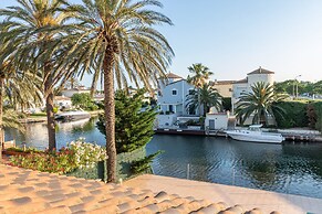 Villa in Empuriabrava With Private Pool