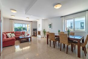 Villa in Empuriabrava With Private Pool