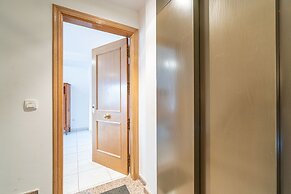 Apartment in Empuriabrava Near Sandy Beach
