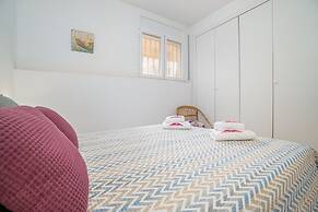 Apartment in Empuriabrava Near Sandy Beach
