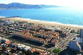 Apartment in Empuriabrava Near Sandy Beach