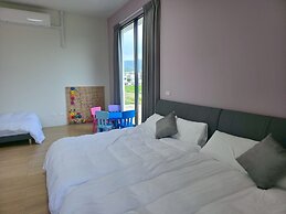 Six Kids Family B&B