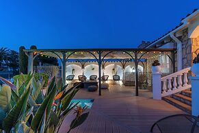 Villa in Empuriabrava With Private Mooring