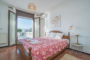 Villa in Empuriabrava With Private Mooring