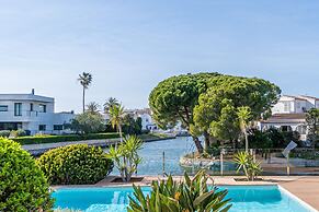 Villa in Empuriabrava With Private Mooring