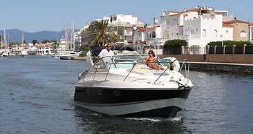 Villa in Empuriabrava With Private Mooring