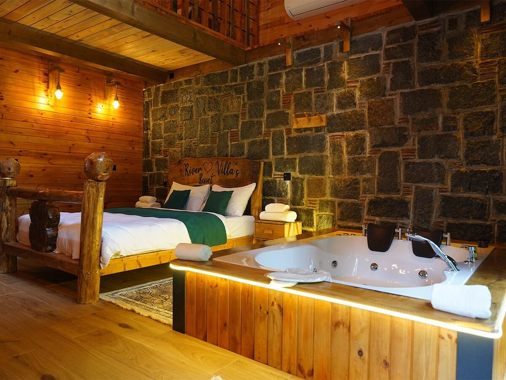 River Villas Resort Bungalow