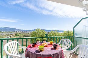 Sea & Mountain View Apartment