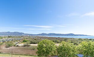 Sea & Mountain View Apartment